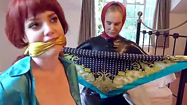 Ariel Anderssen Pervy Scarf Photographer Ties Zoe - Bondage