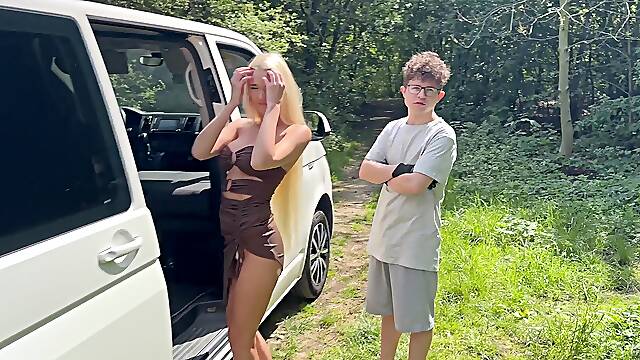 Era Queen and her husband Charlie Dean have sex in the car