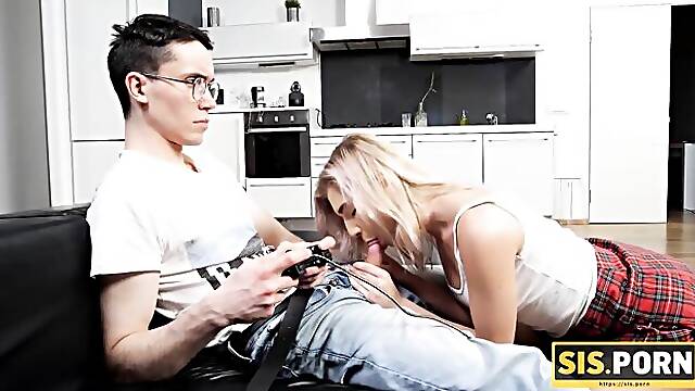 Precious Anna Krowe - stepbro clip - Sis.porn