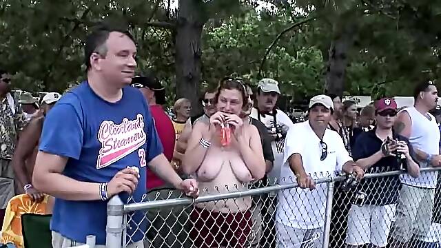 Nudes A Poppin - Anita Blonde