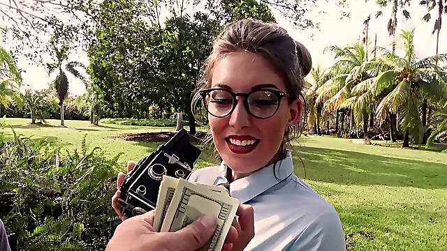 Sexy photographer gives up her pussy for some cash