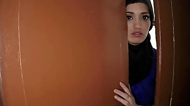 Arab Man Fuck old 2 Refugee in my Hotel Room for Sex