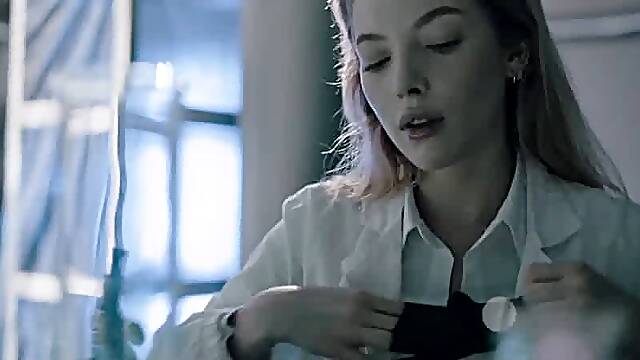 Bella Spark attacked by plant tentacles then deepthroat and extreme cumflated in her holes