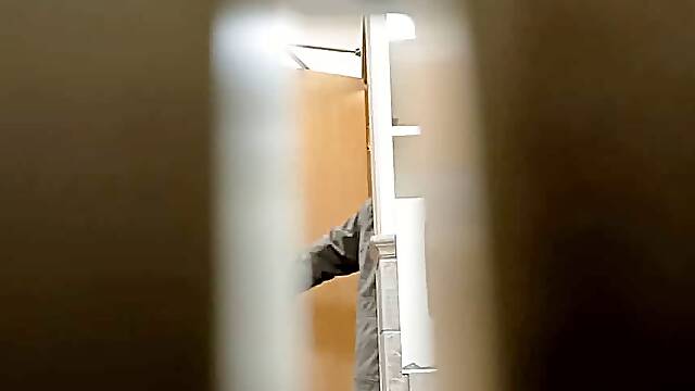 Dad taking a leak 4