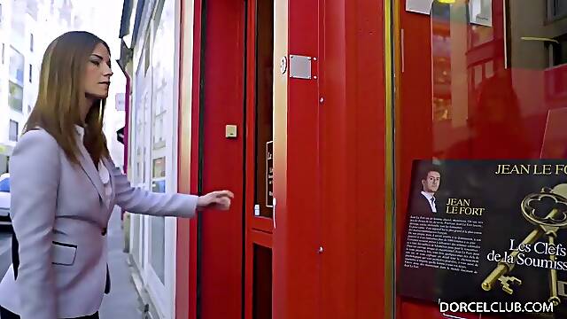 C Ire La Soumise - 1: The Meeting