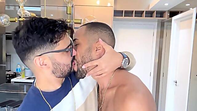 MARCOS GOIANO - NERD WITH A LARGE BOOTY GETTING A EBONY CHAPS PENIS - HOMO BAREBACK SEX - WELL-ENDOWED EBONY MAN BANGS A MAN WITH GLASSES