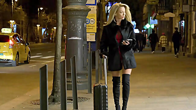 Blackedraw Room Service Delivers BBC to Hungry Blonde Isabelle