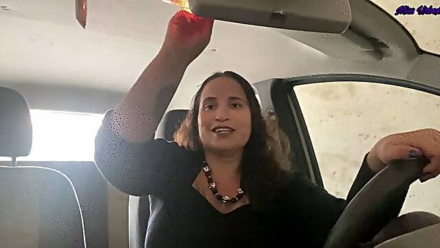 ATTIRATO NELLA MIA AUTO