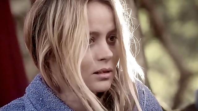Laure Lochet and Diane Boucai - La Chute Des Hommes (2016)