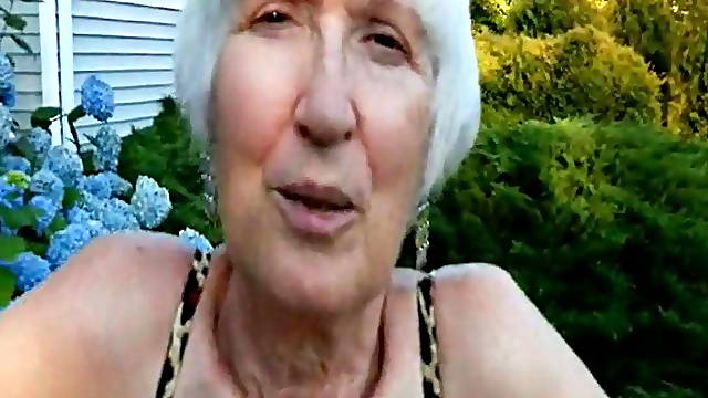 Dirty talking granny blowjob