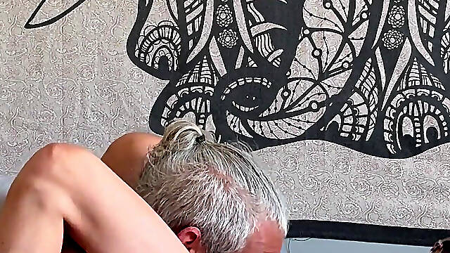 Don't Take Cum Inside Her - She Doesn't Want to Fuck and Has Three Orgasms