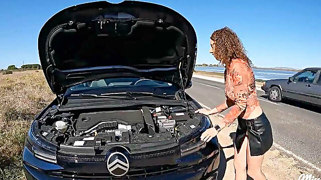 A Slut Whose Car Has Broken Down Gets Bruta Fucked by a Stranger Who Stops to Help Her.