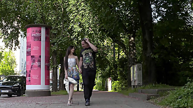 Linda Sweet & Lullu Gun Fucked Hard